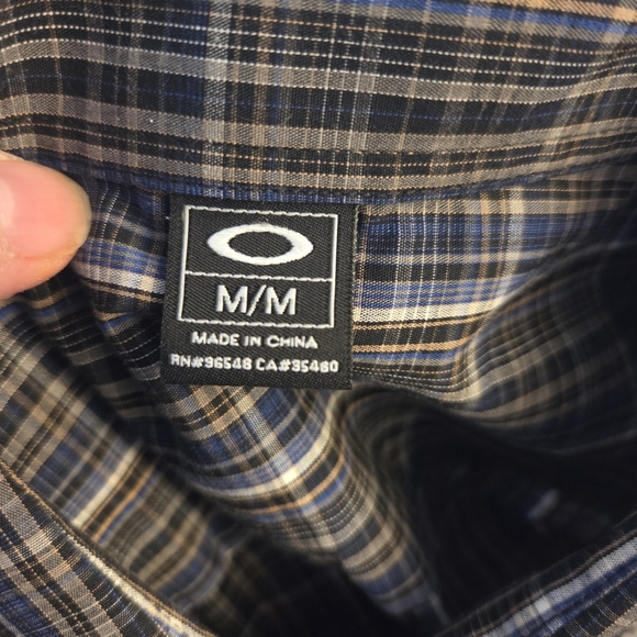 Oakley Blue Casual Button Down Shirt Lightweight Cotton Size Med - Picture 7 of 7